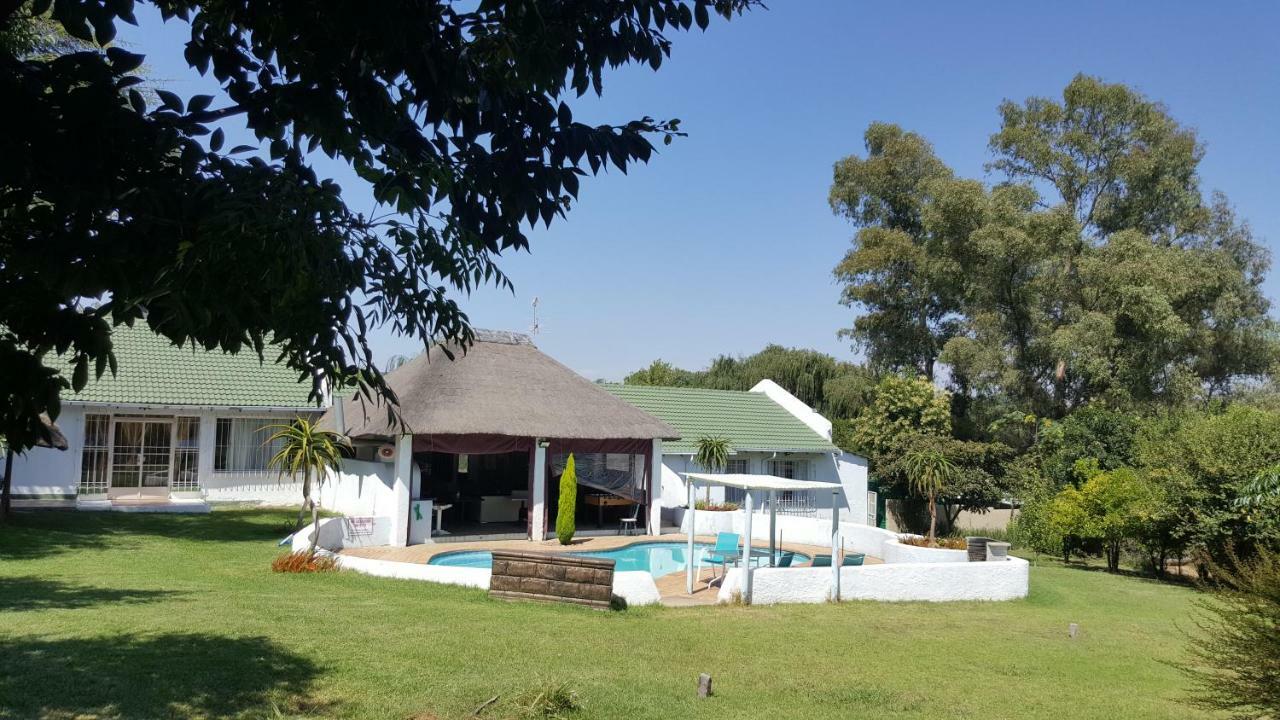 Simbasun Cottages Midrand Exteriér fotografie