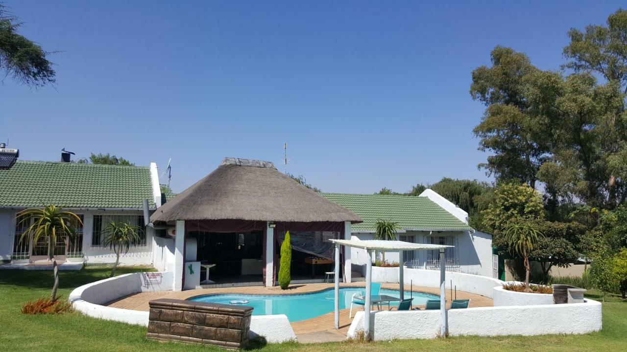 Simbasun Cottages Midrand Exteriér fotografie