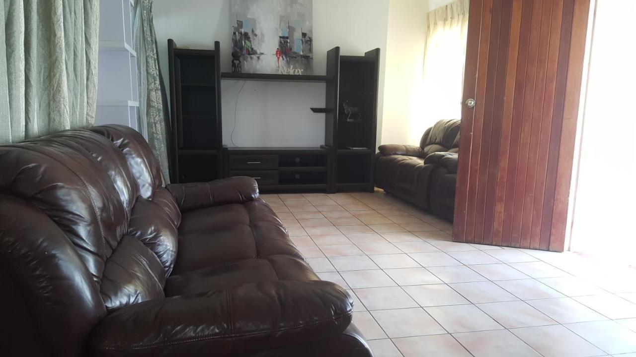 Simbasun Cottages Midrand Exteriér fotografie